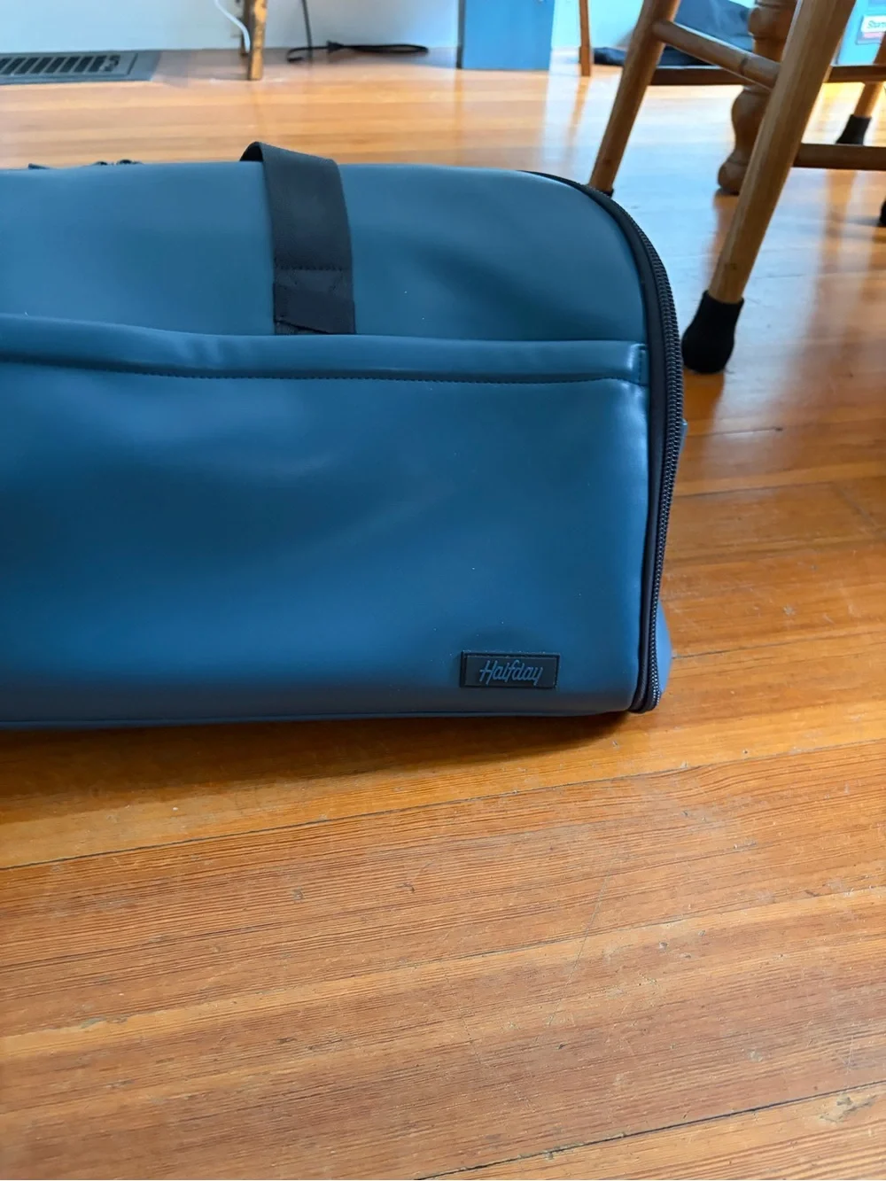 Halfday sleek teal